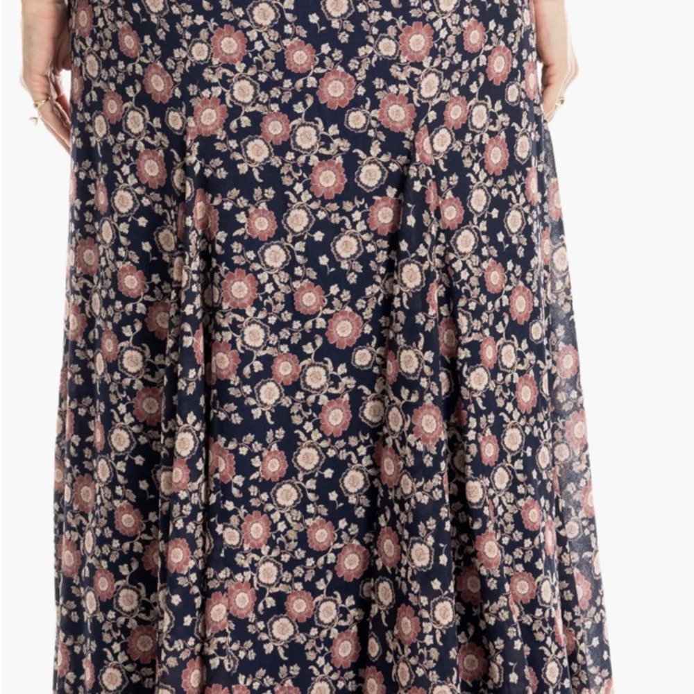 Max Studio Georgette Godet Maxi Skirt Size 16” waist & 33” length NWOT